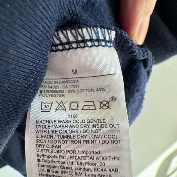 GAP Men's Navy Crewneck Sweater - Picture 4 of 5